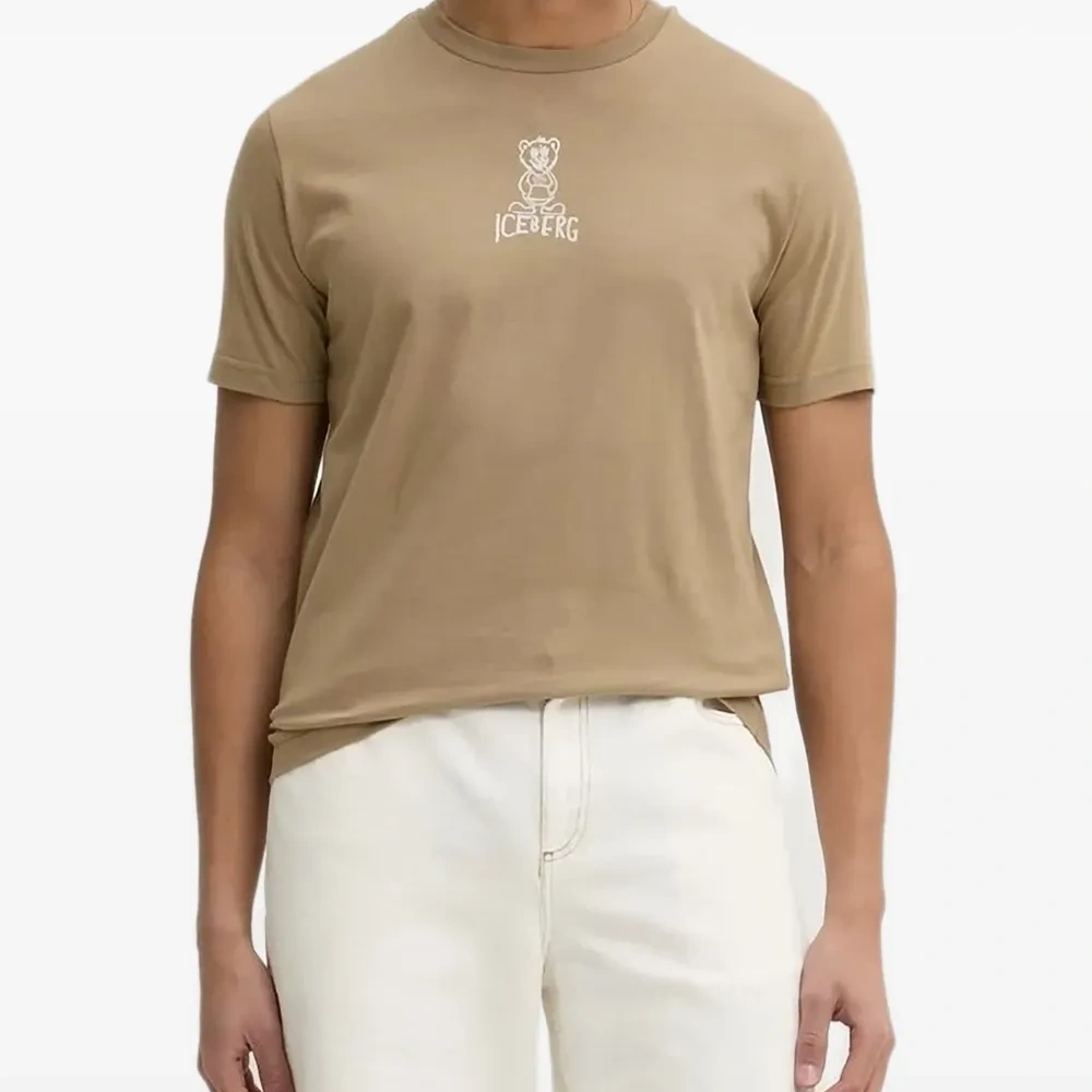 Футболка с логотипом