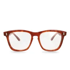 Очки в квадратной оправе