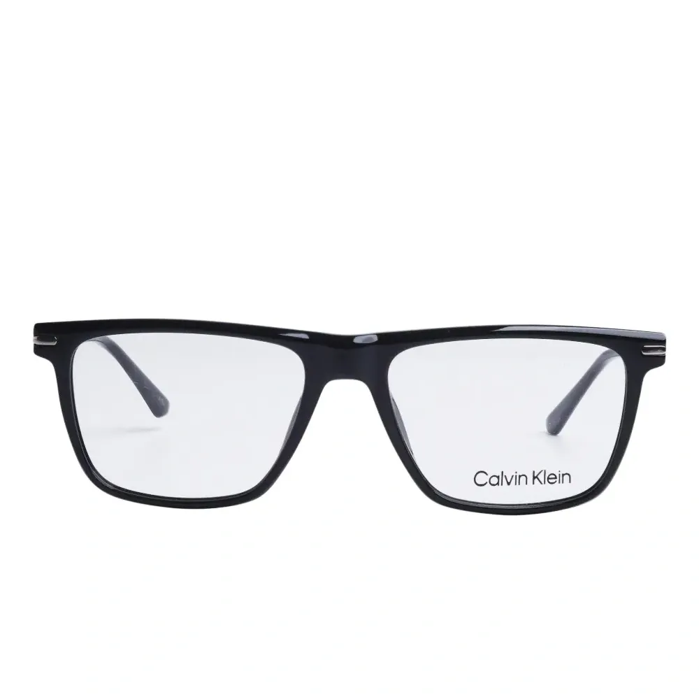 Очки в квадратной оправе