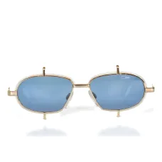 Солнцезащитные очки в квадратной оправе