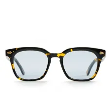 Солнцезащитные очки в квадратной оправе Солнцезащитные очки в квадратной оправе