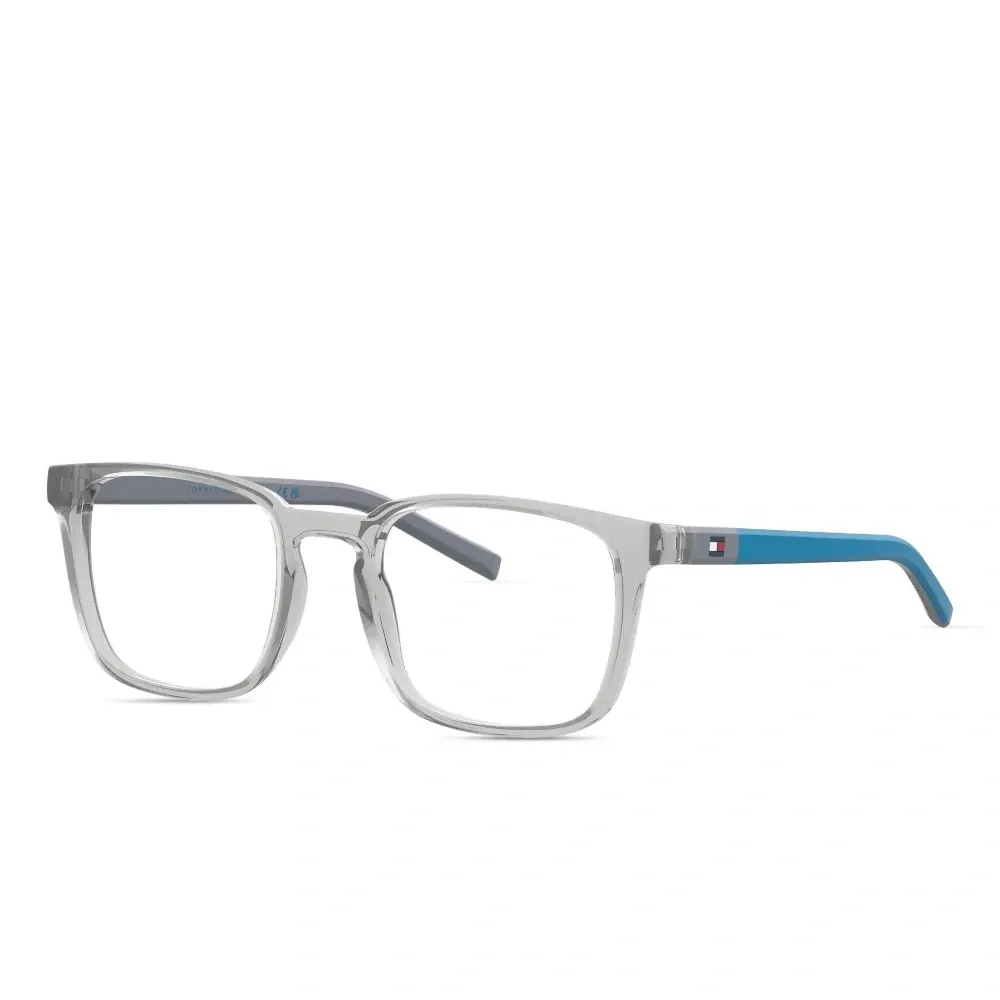 Очки в квадратной оправе