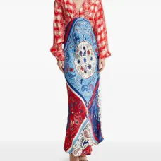 Макси-платье с длинными рукавами и V-образным вырезом Макси-платье с длинными рукавами и V-образным вырезом