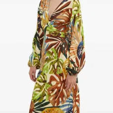 Платье с листовым принтом и V-образным вырезом