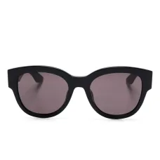 Солнцезащитные очки в круглой оправе