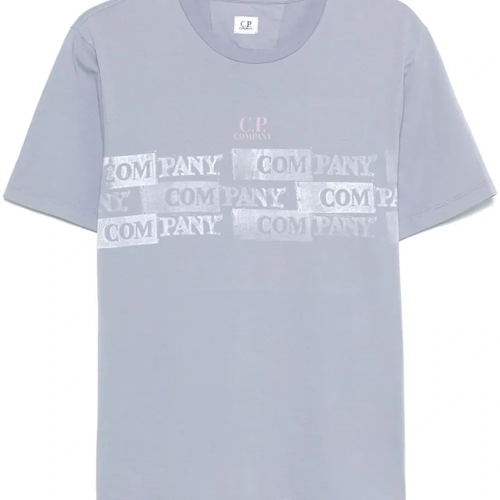 Футболка с логотипом