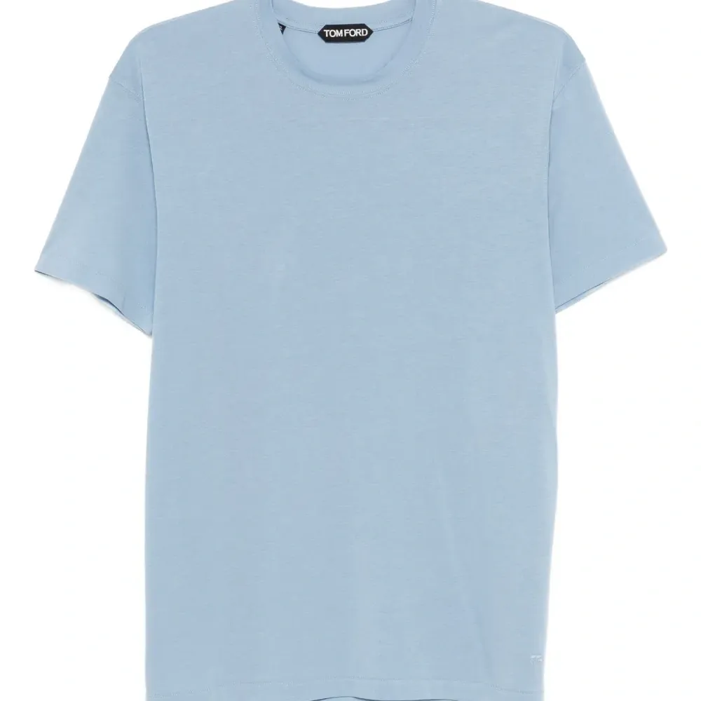 футболка с круглым вырезом