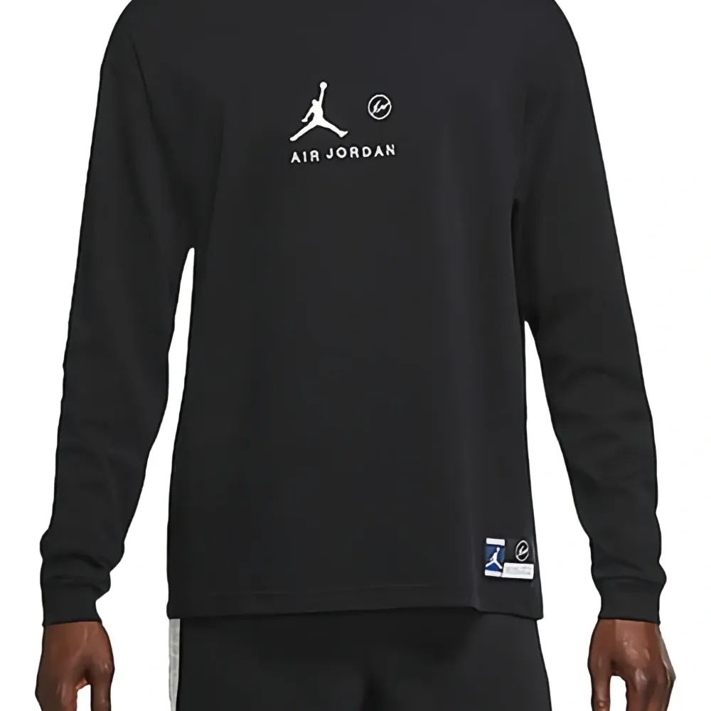 толстовка из коллаборации с Fragment