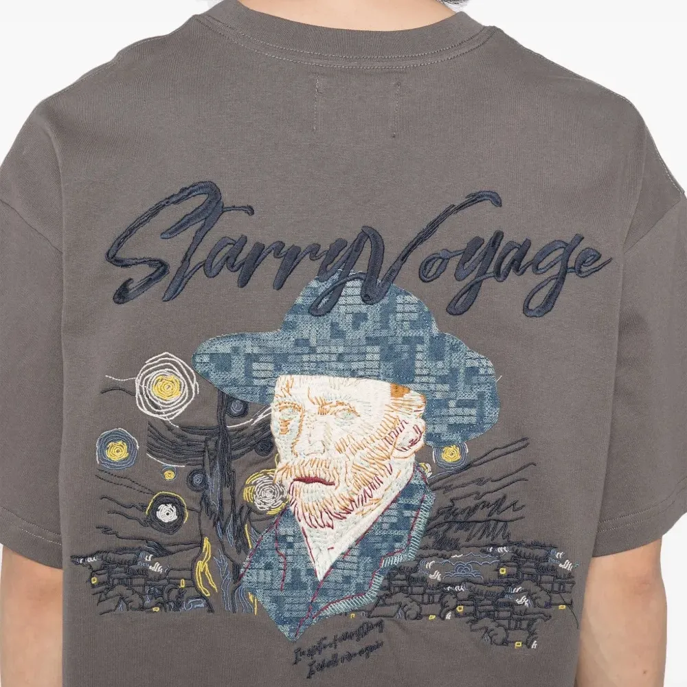 Футболка с графичным принтом Футболка с графичным принтом