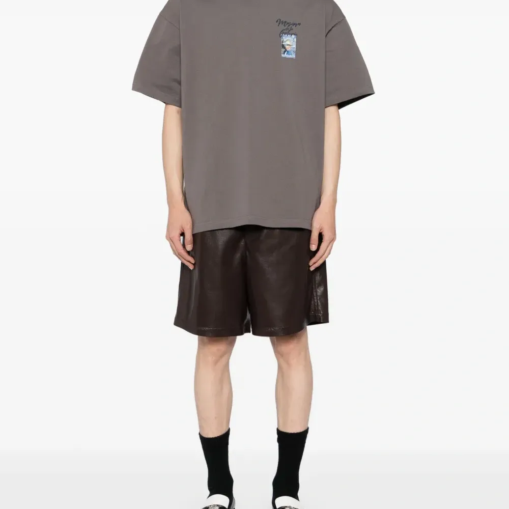 Футболка с графичным принтом Футболка с графичным принтом