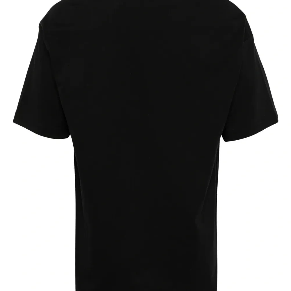 Футболка с нашивкой-логотипом