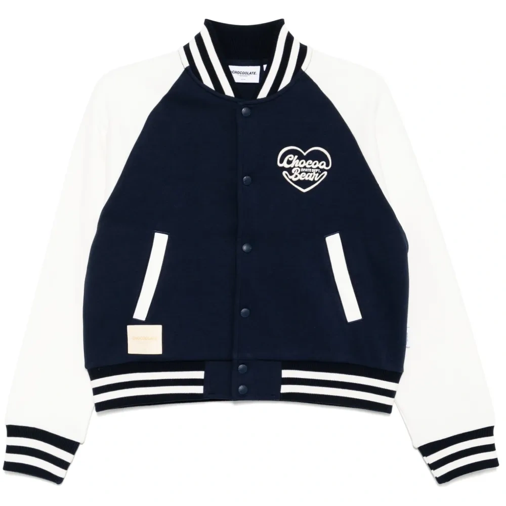 Куртка с вышитым логотипом