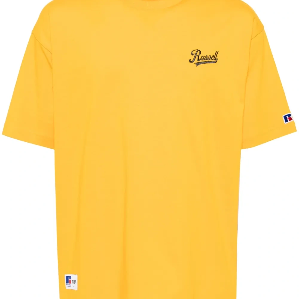 Футболка с вышитым логотипом