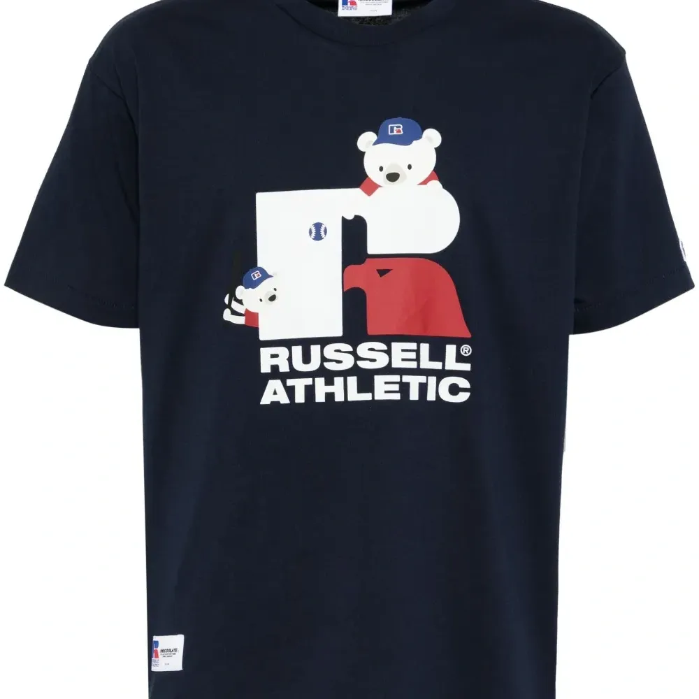 Футболка из коллаборации с Russell Athletric