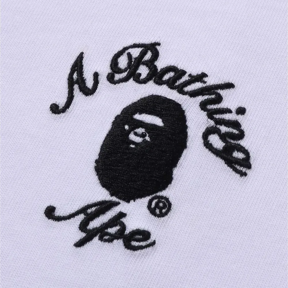 Футболка с вышитым логотипом