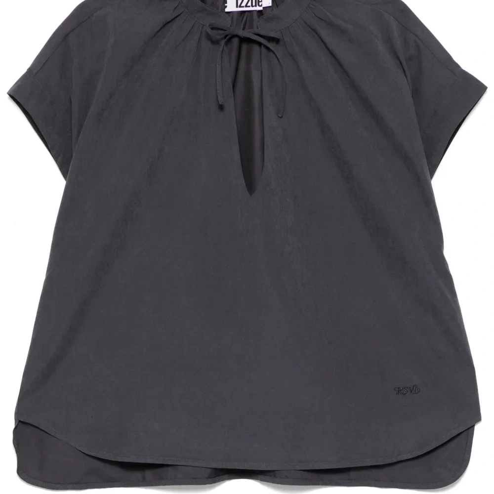 Блузка с вышивкой