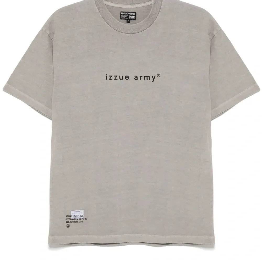 Футболка с логотипом