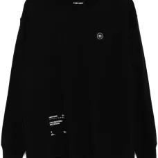 Футболка с нашивкой-логотипом