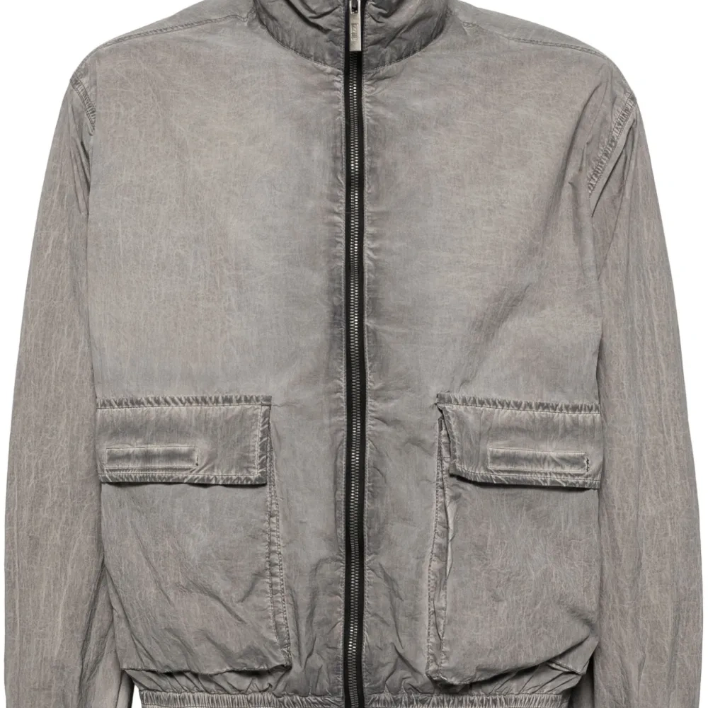 Куртка на молнии