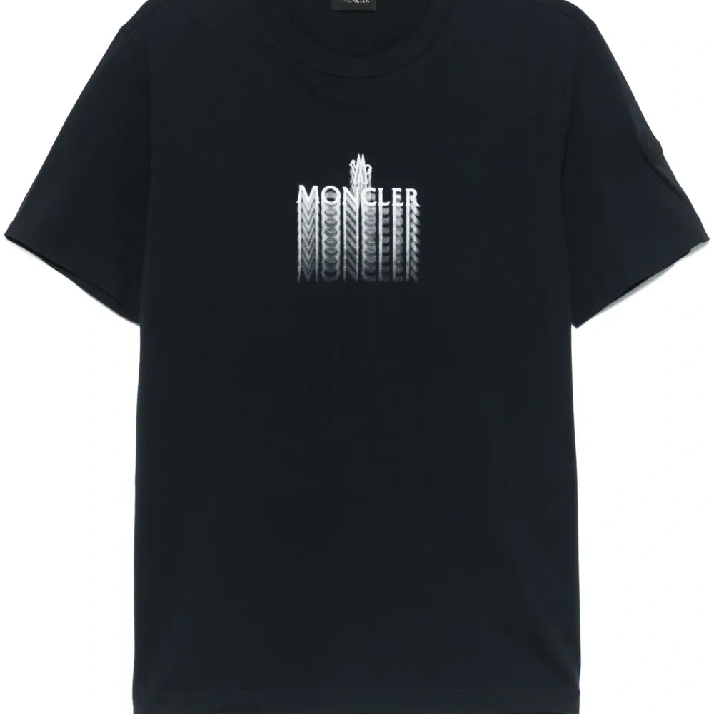 Футболка с короткими рукавами