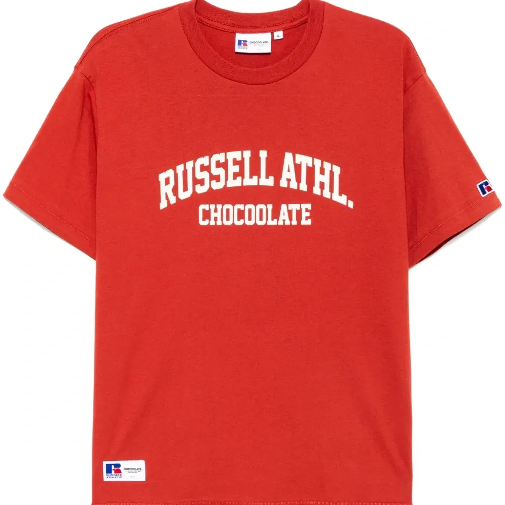 Футболка с логотипом