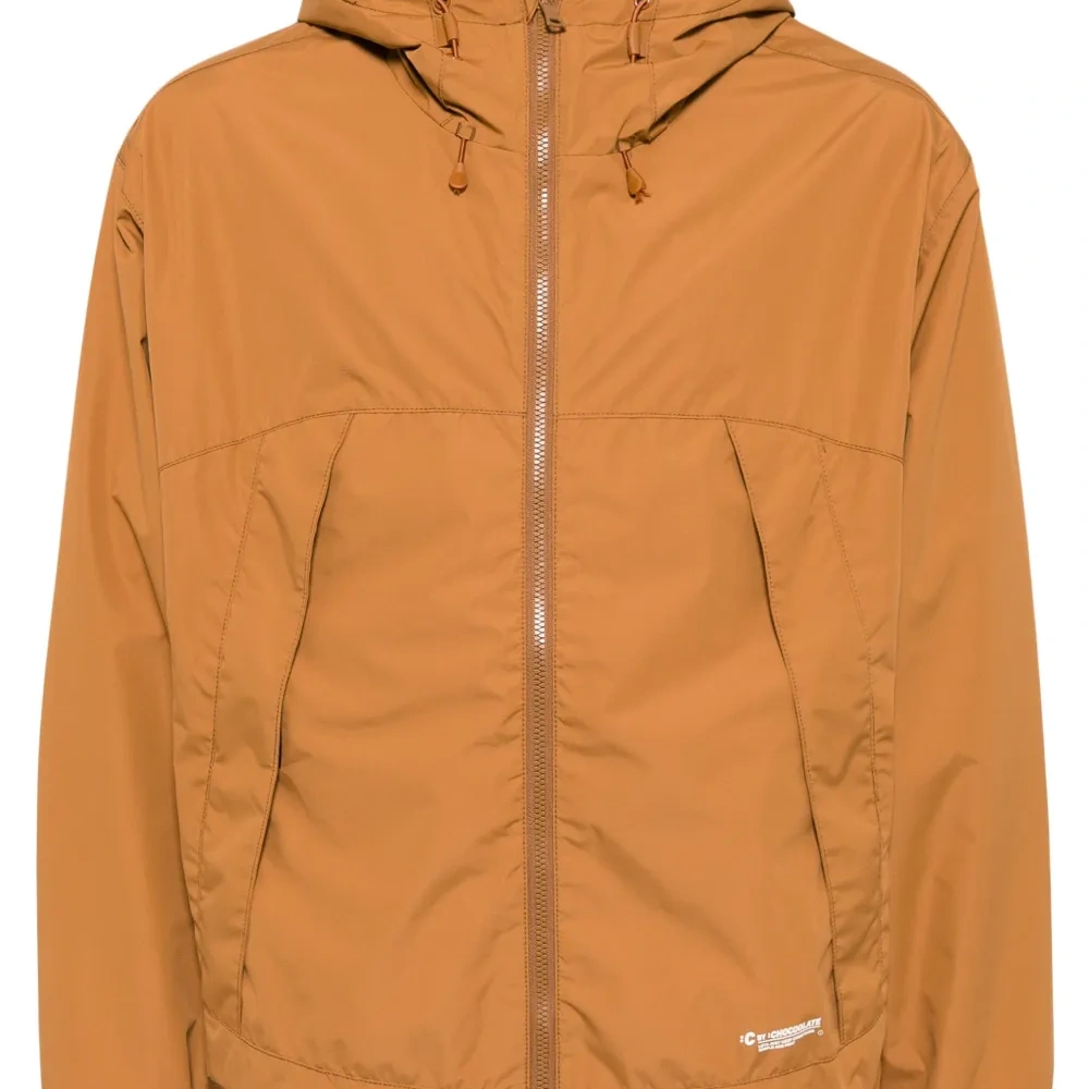 Ветровка на молнии с капюшоном