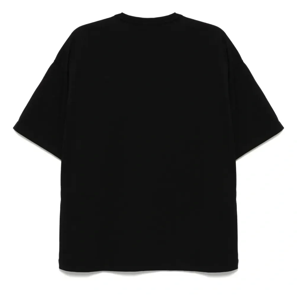 Футболка с вышитым логотипом