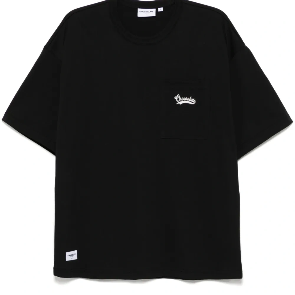 Футболка с вышитым логотипом