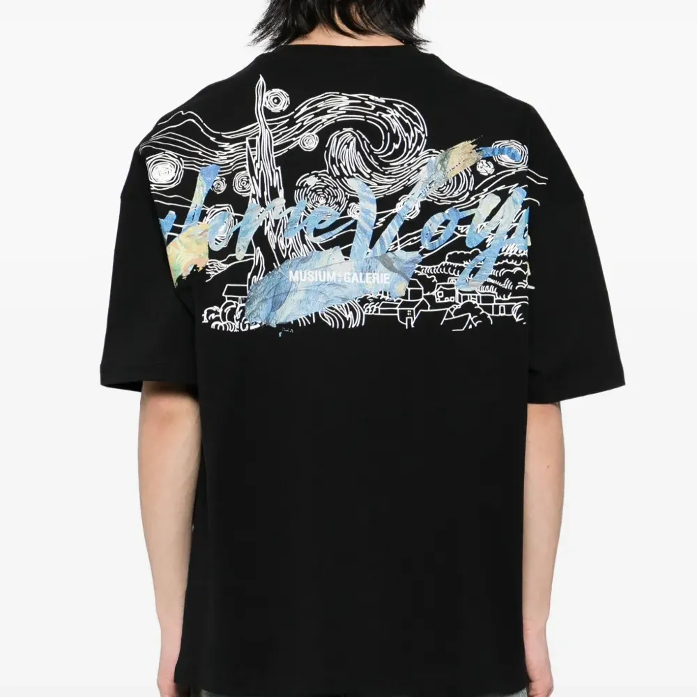 Футболка с графичным принтом