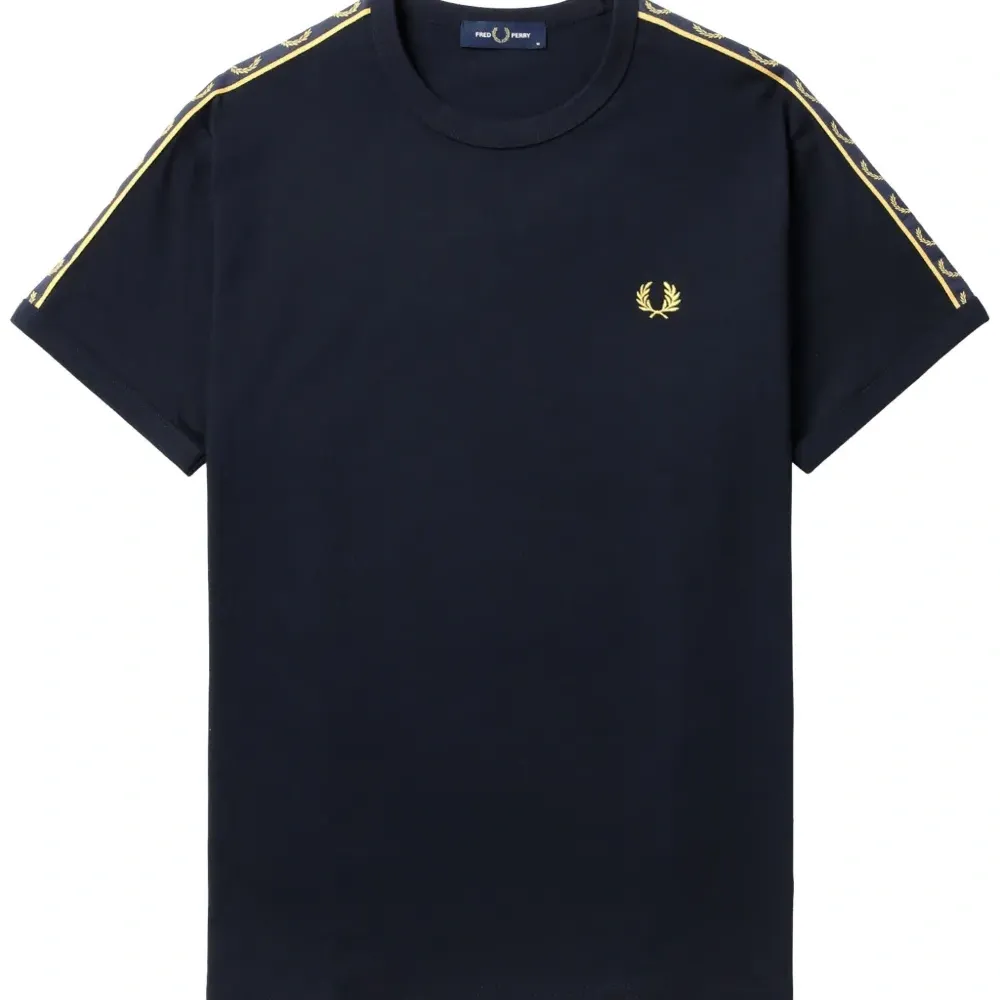 Футболка с контрастным кантом