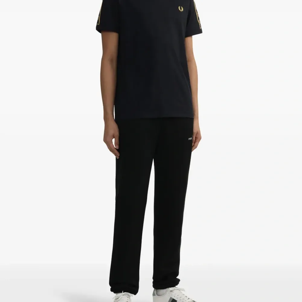 Футболка с контрастным кантом