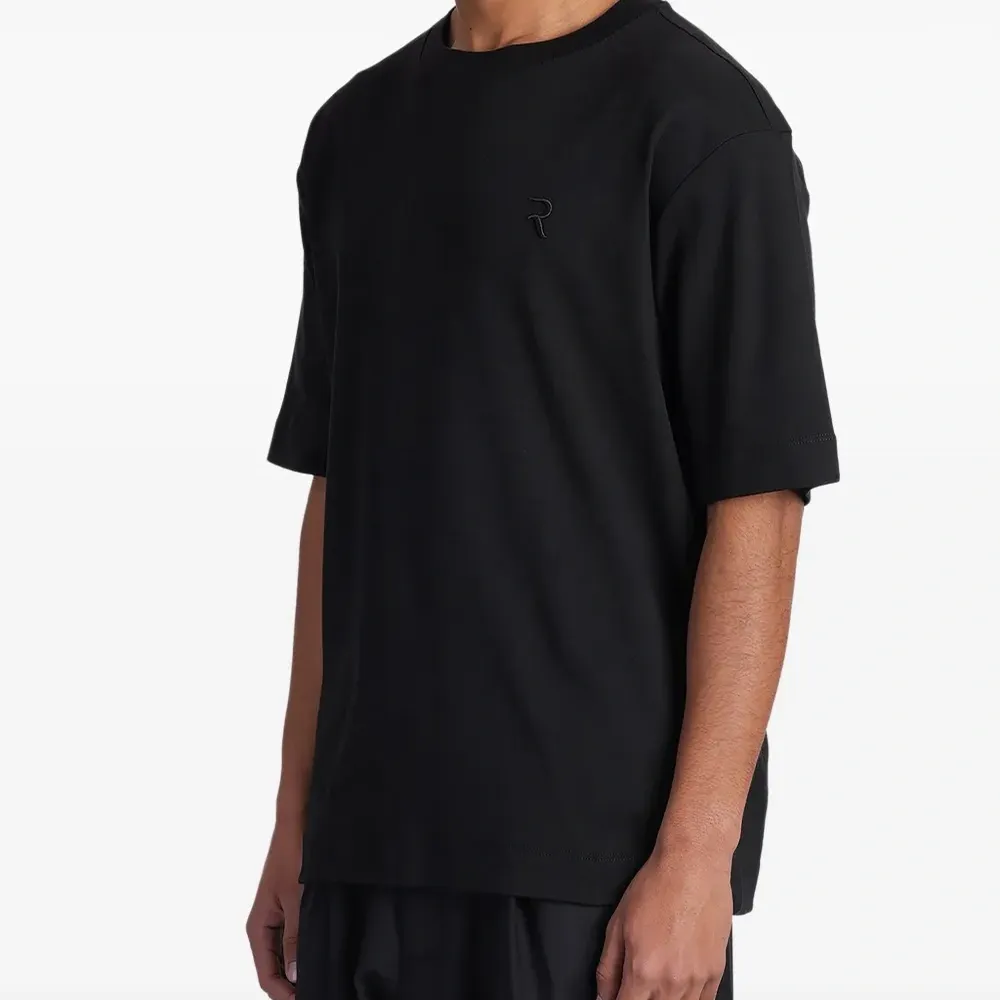 Футболка с круглым вырезом