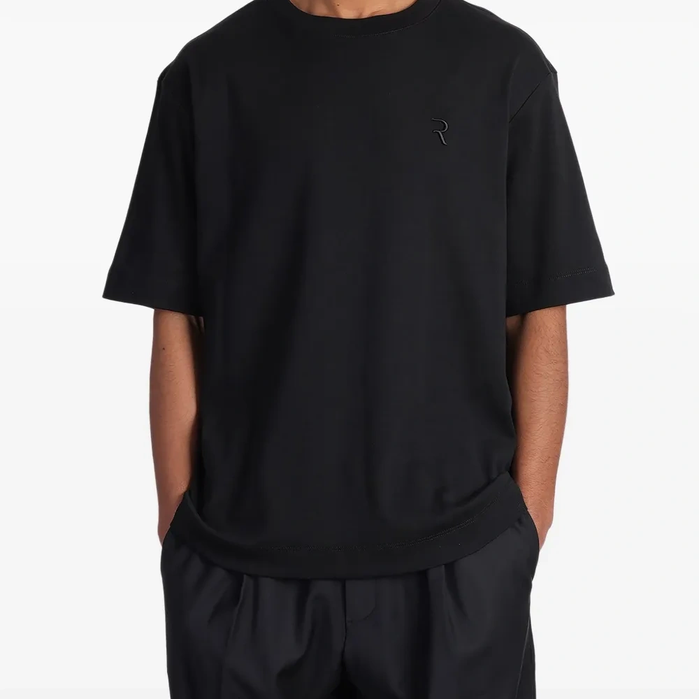 Футболка с круглым вырезом