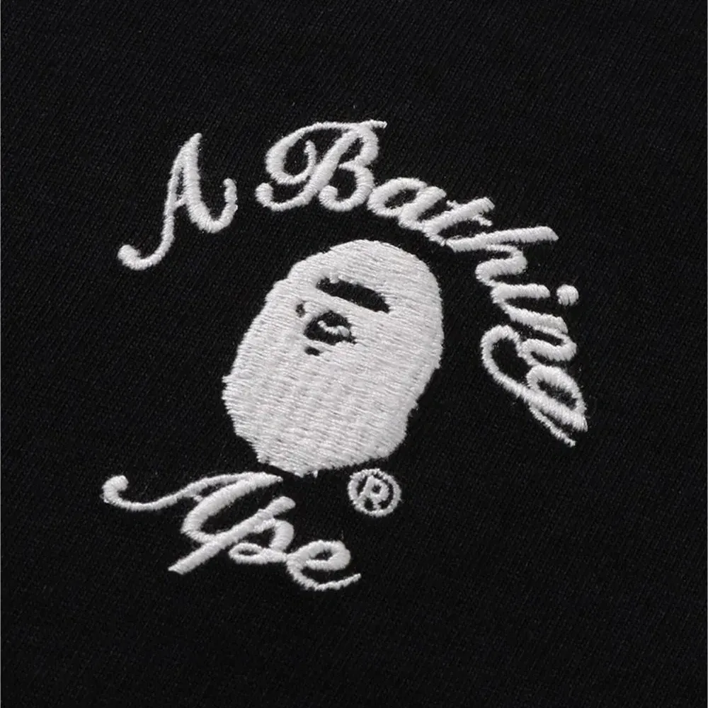 Футболка с вышитым логотипом