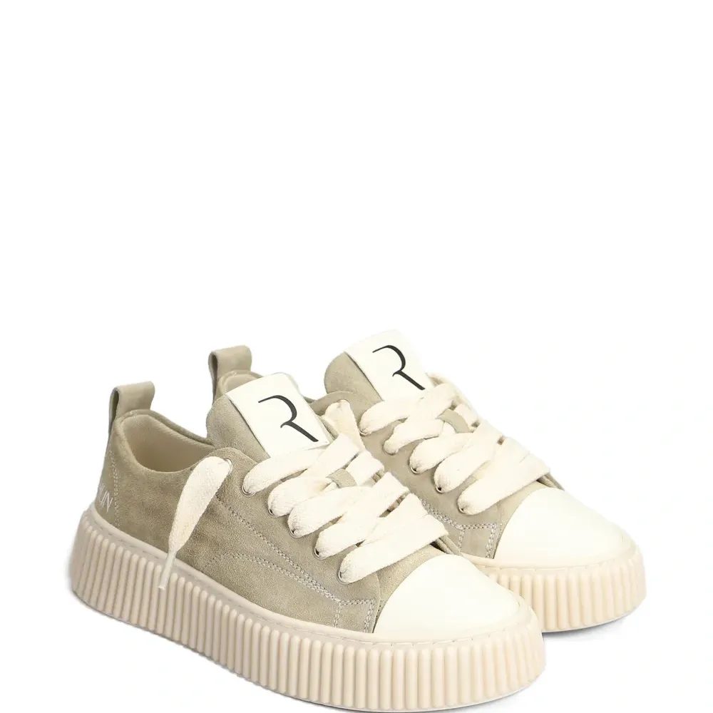 Кроссовки 2020