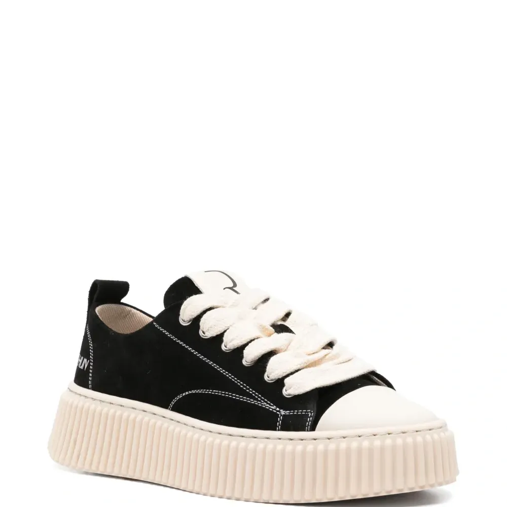 Кроссовки 2020