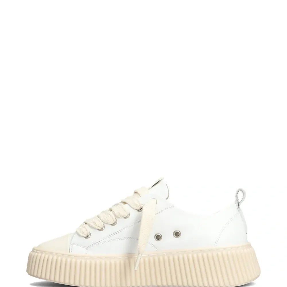 Кроссовки 2020