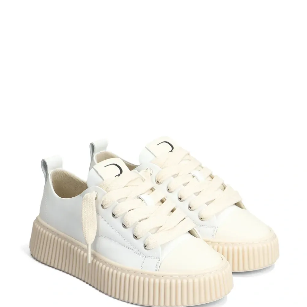 Кроссовки 2020