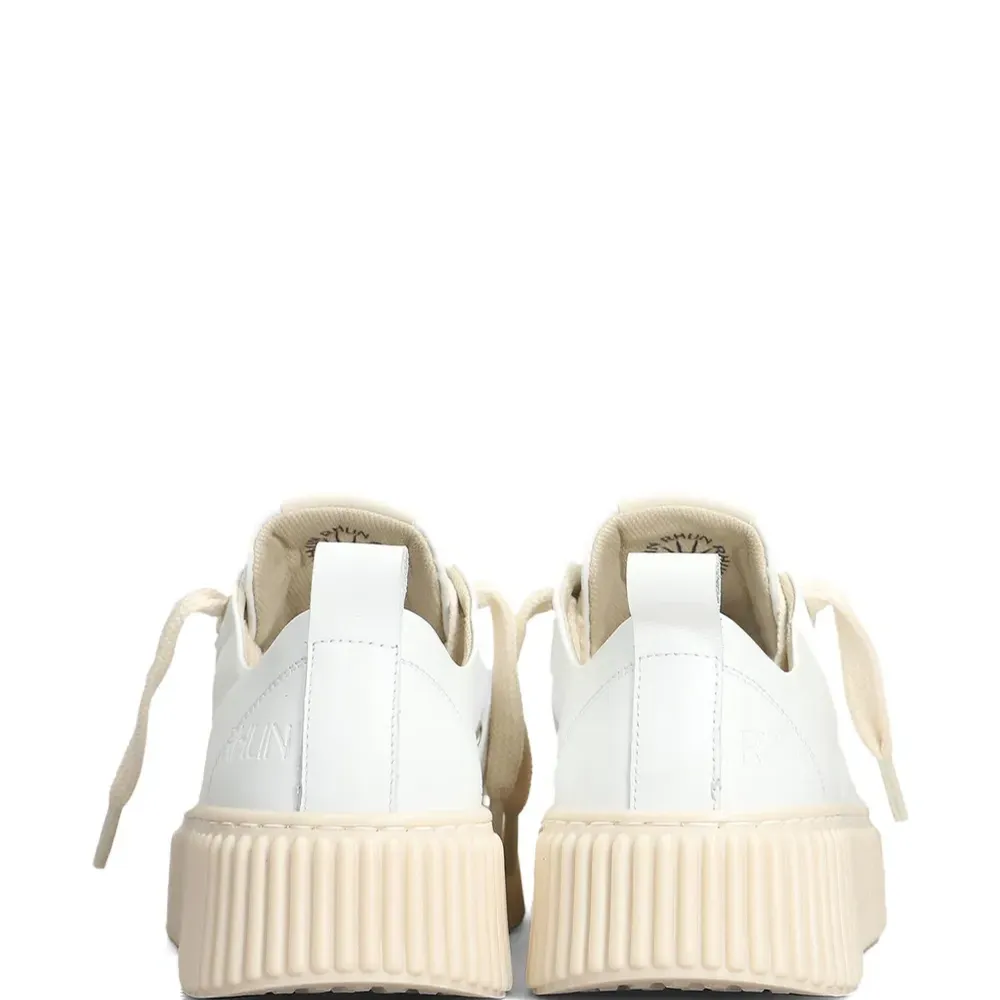 Кроссовки 2020