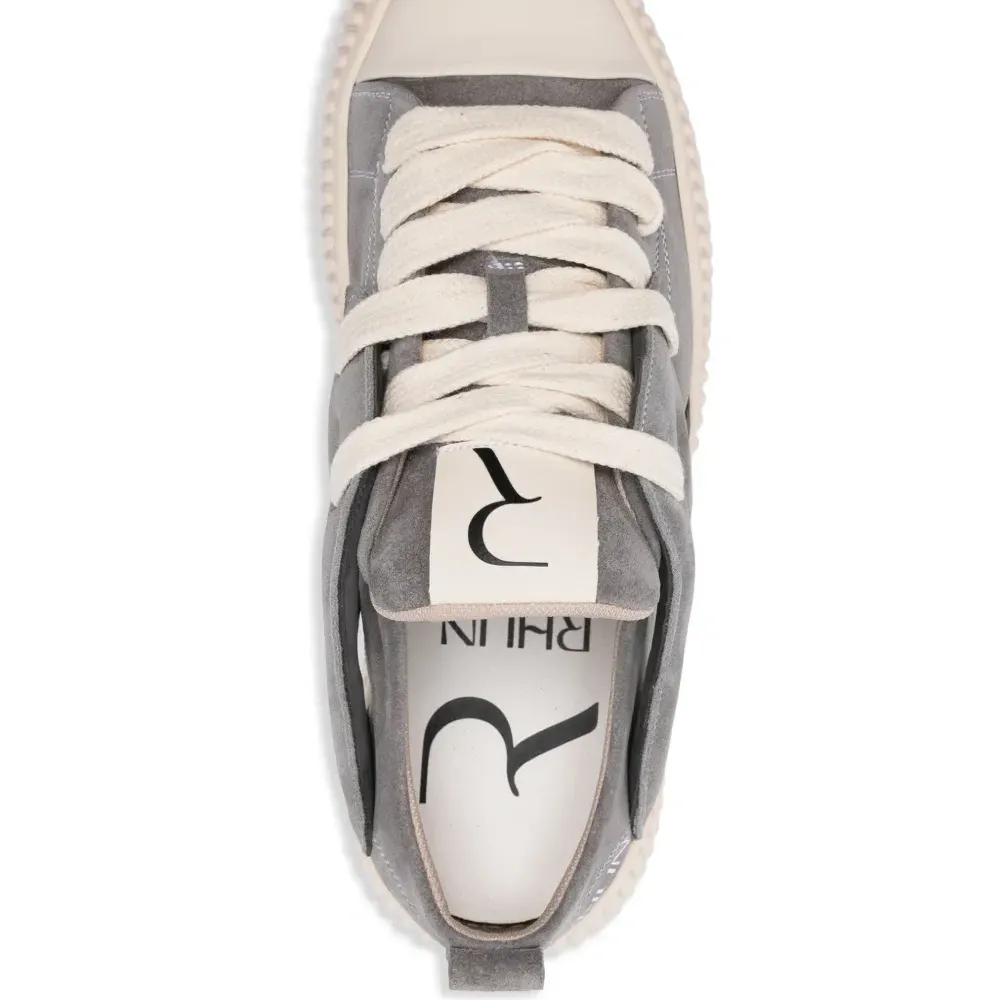 Кроссовки 2020