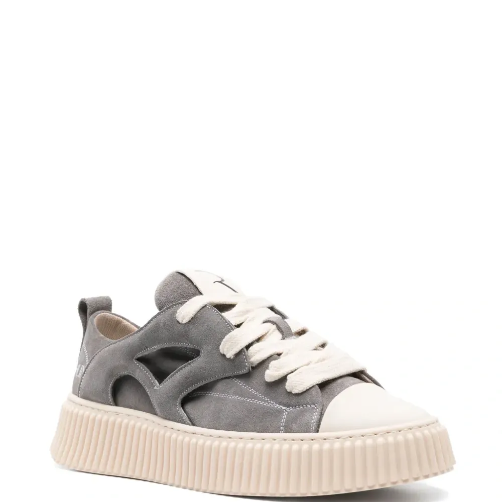 Кроссовки 2020