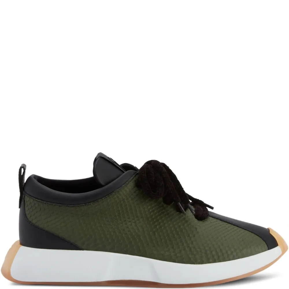 Фактурные кроссовки