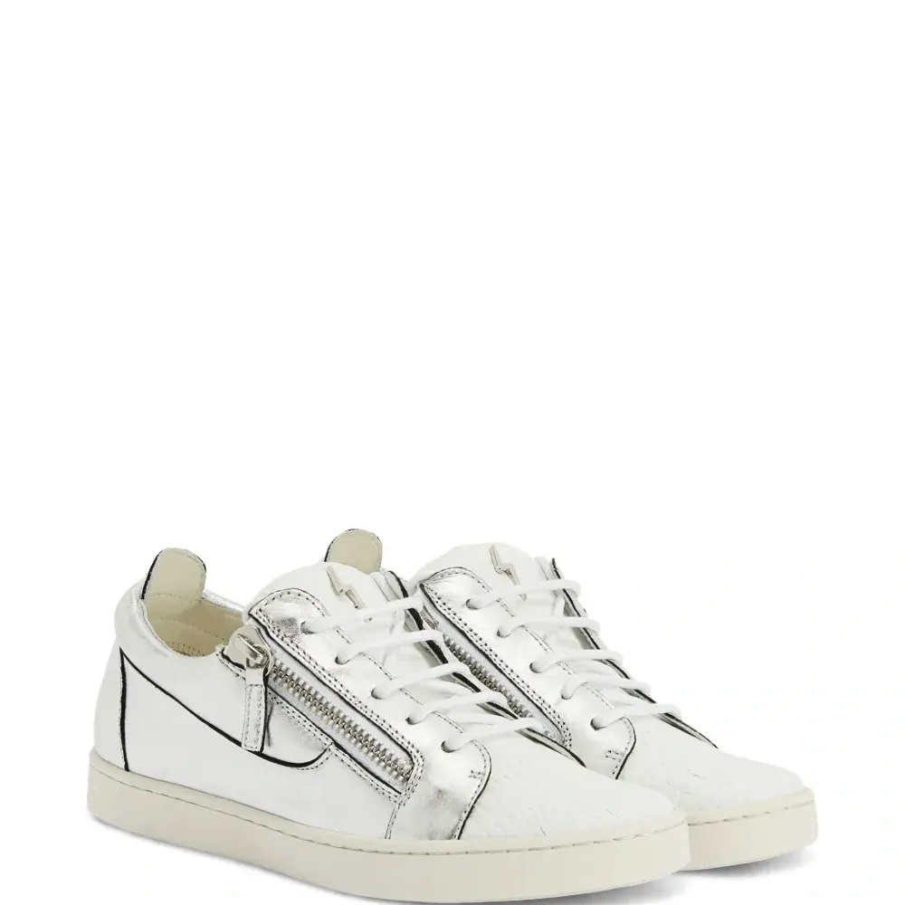 Кроссовки Nicki