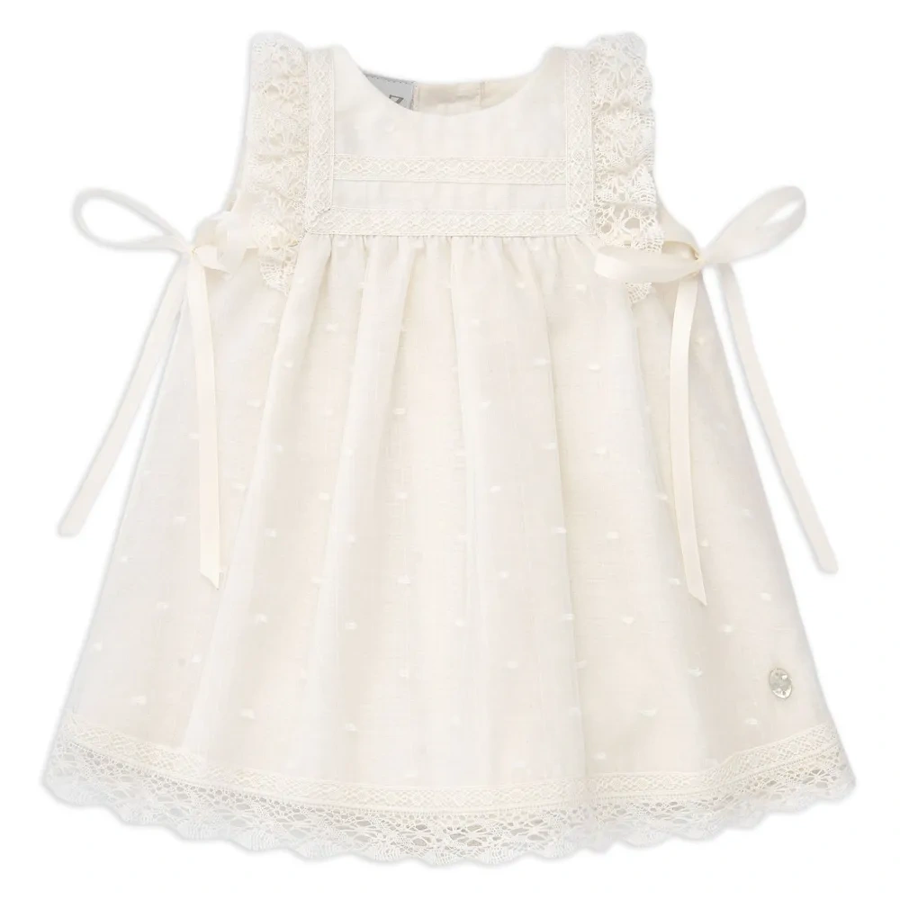 Платье с кружевом