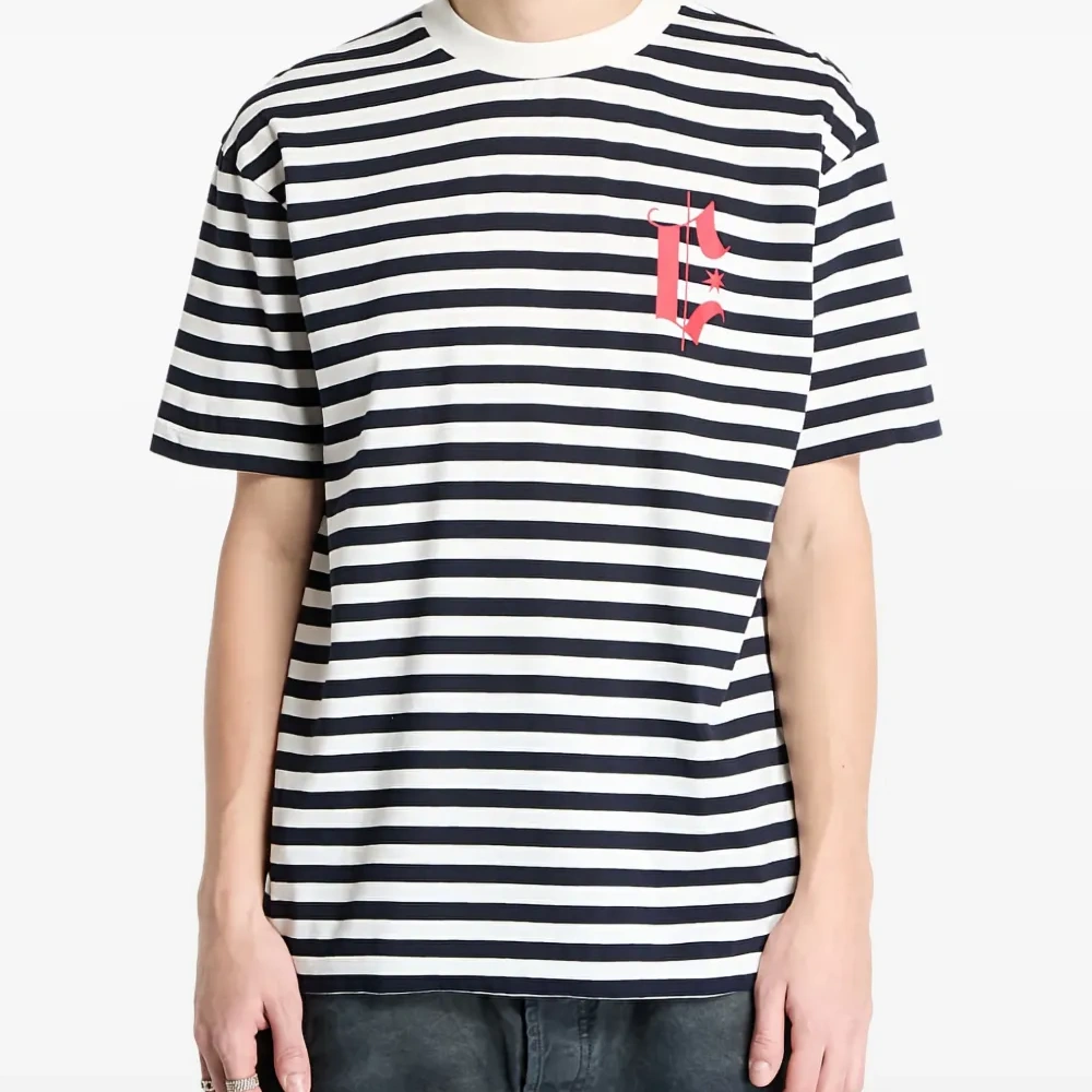 футболка с круглым вырезом