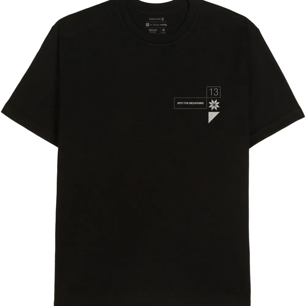 Футболка с логотипом