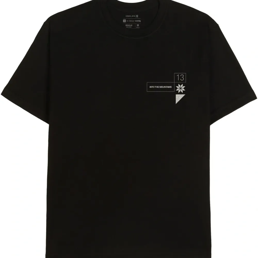 Футболка с логотипом