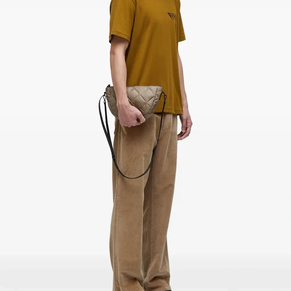 Футболка Into the Mountains