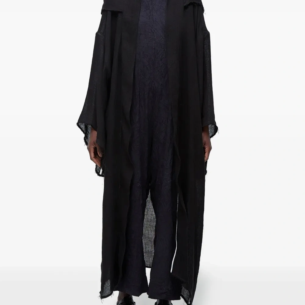 Пальто с капюшоном и бахромой Пальто с капюшоном и бахромой