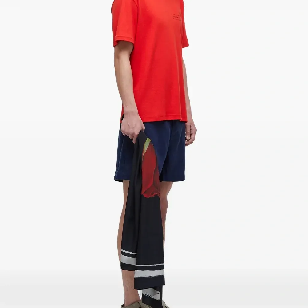 Футболка с логотипом